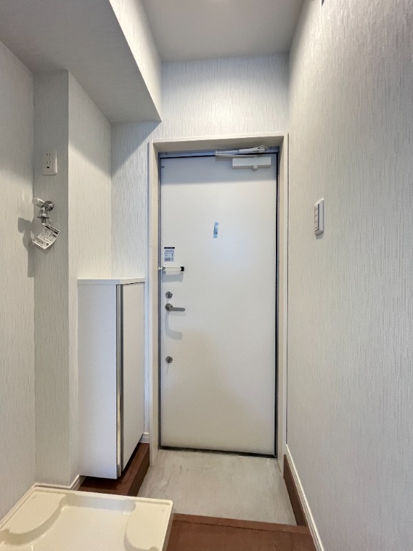 M・Yメゾン百合ヶ丘1階 玄関