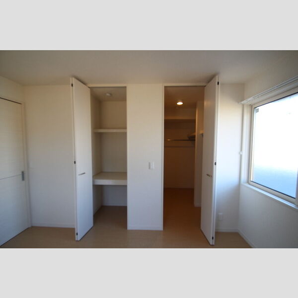 ボンメゾン 洋室にはウォークインクローゼットあります!