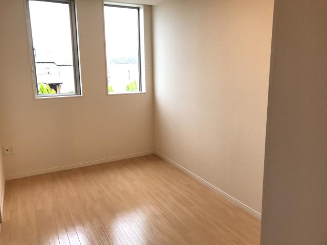 ノアール205号室 洋室