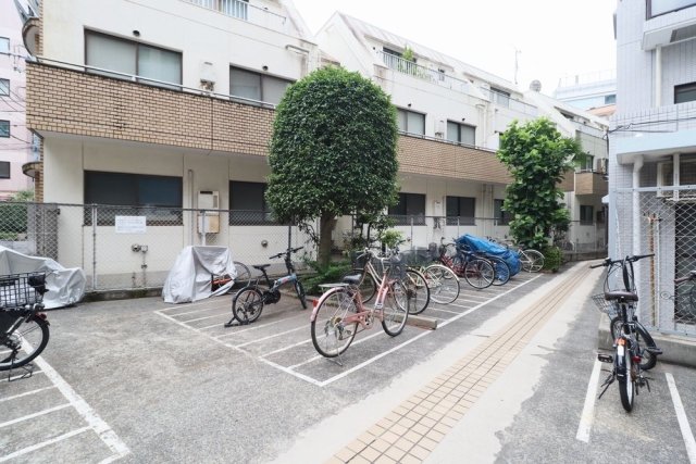 スカイコートエクセレント荻窪（エクセレント荻窪・平井ビル）6階 駐輪場
