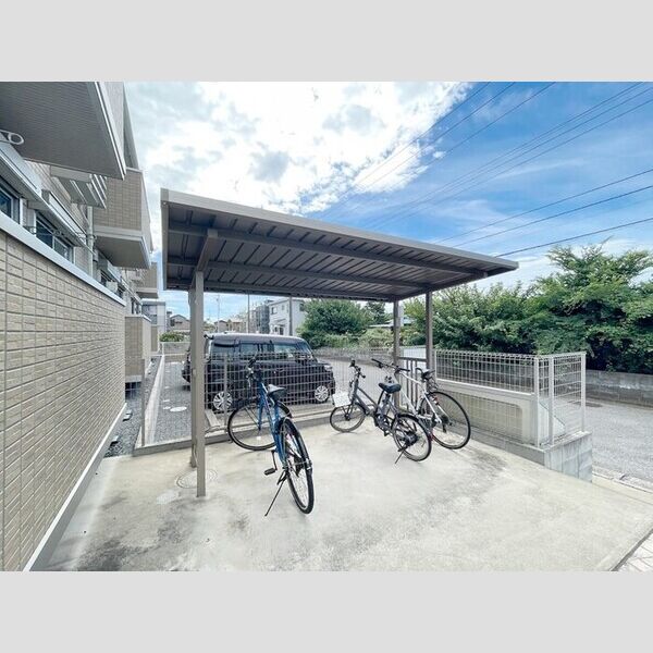 メイプルコート 駐輪場