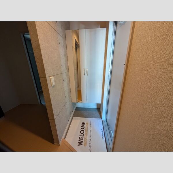 メゾンソレイユ 玄関