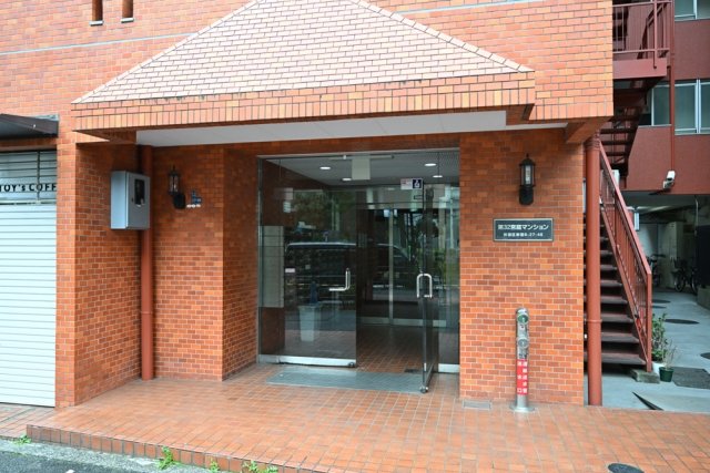 第３２宮庭マンション10階 エントランス