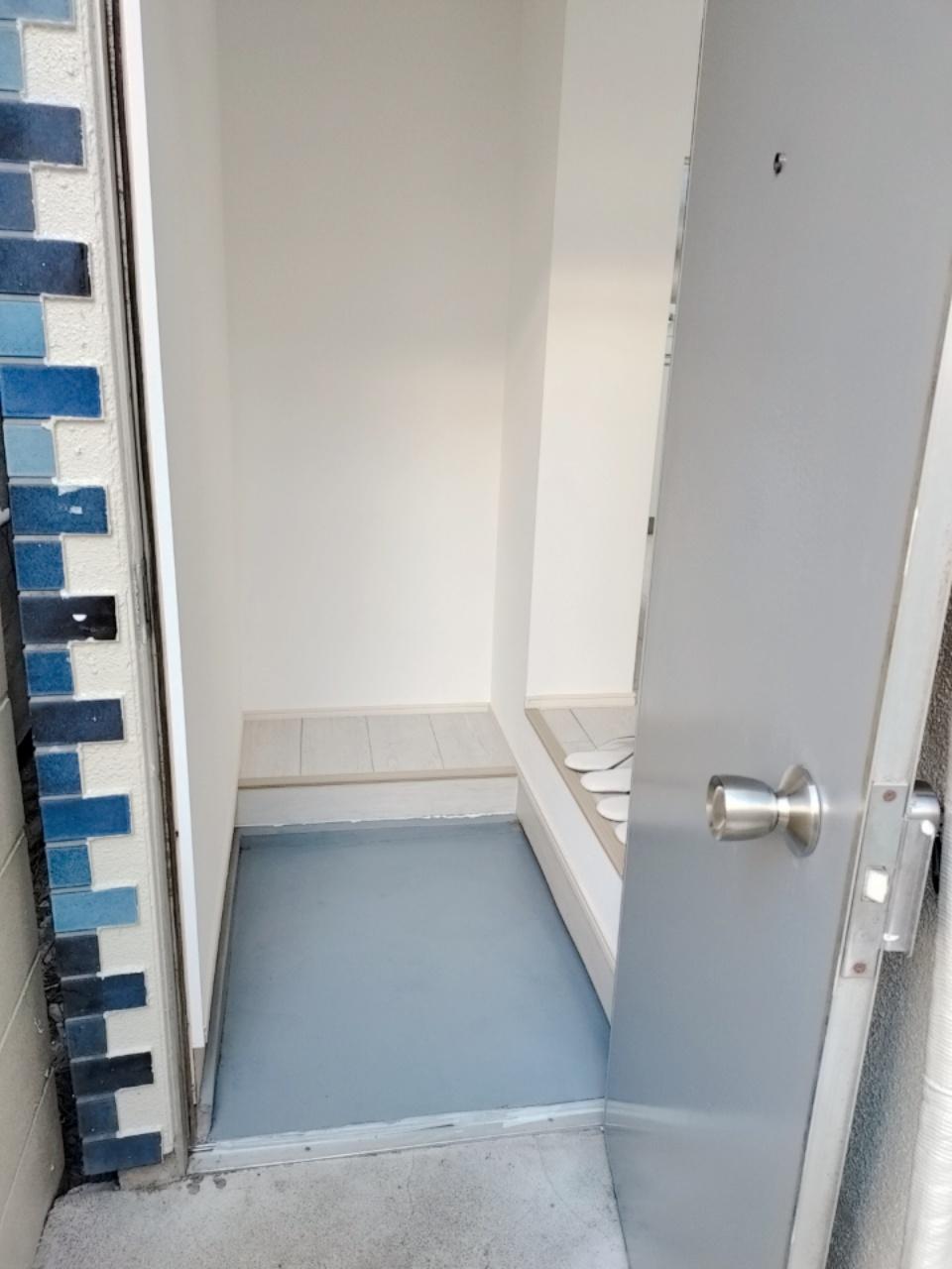 tronco祖師谷 奥のスペースはシューズボックスにカスタマイズできます