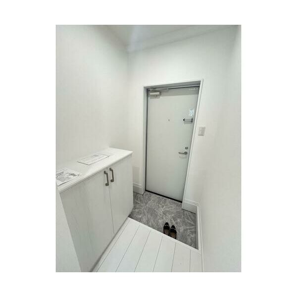 メグリオ新松戸 玄関