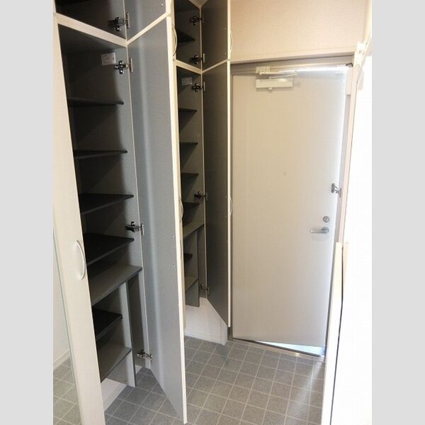 サンライズ103号室 玄関