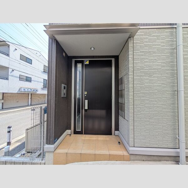 アピーズ305号室 エントランス