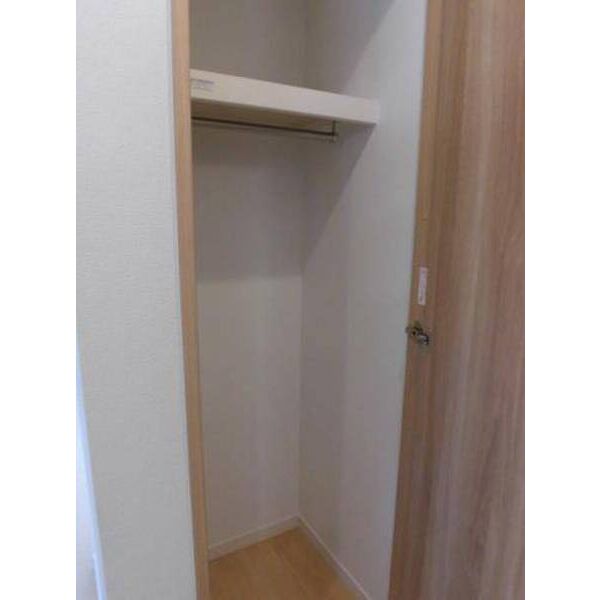 プランタン六町 収納