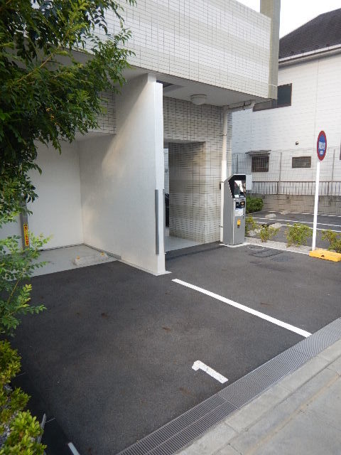 AZEST四つ木 駐車場