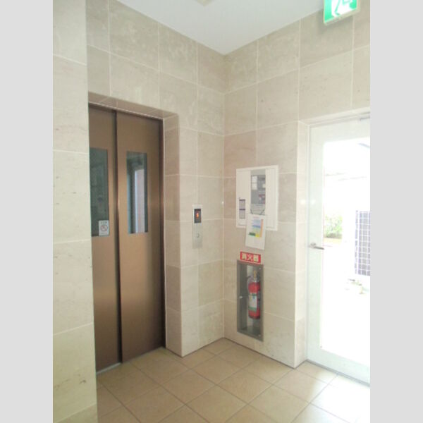 リュージュ603号室 エレベーター