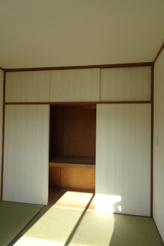 エスポワール名瀬 和室　押入　※現況優先