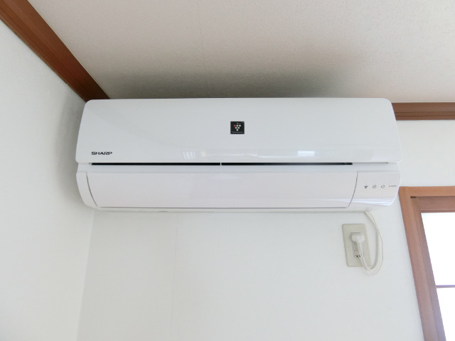 元郷一丁目貸家 エアコンは全室取付