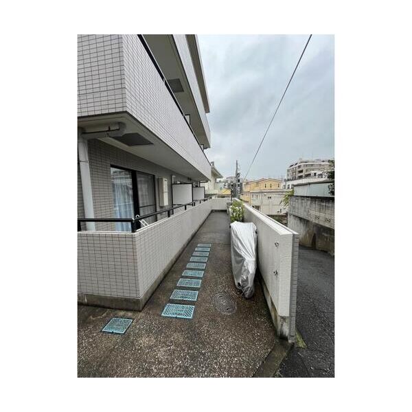 コトータカハシ203号室 駐車場