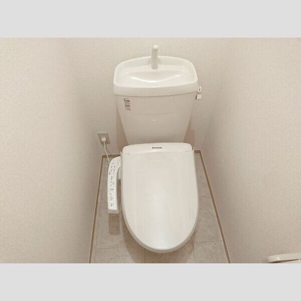 レイクガーデン305号室 温水洗浄暖房便座トイレ