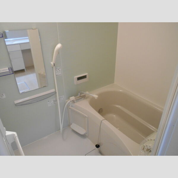 ヴィラージュ105号室 浴室