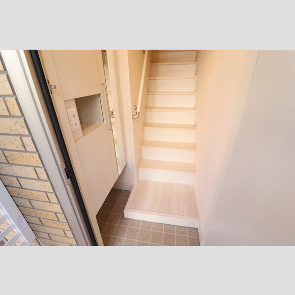 サン・ルミエール　A202号室 玄関