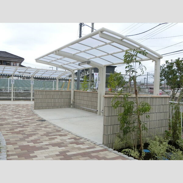 SPIRAL TOWN105号室 屋根付き駐輪場(駐車場側から自転車の入出庫をお願い致します♪)