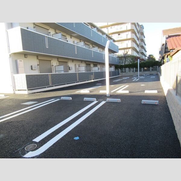 D-room穴川2丁目205号室 駐車場