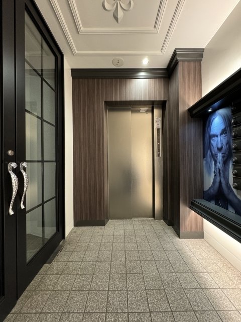 クロムハイツ401号室 エントランス