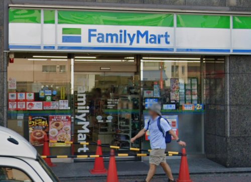 GRANIS巣鴨503号室 【コンビニエンスストア】ファミリーマート 巣鴨一丁目店まで545ｍ