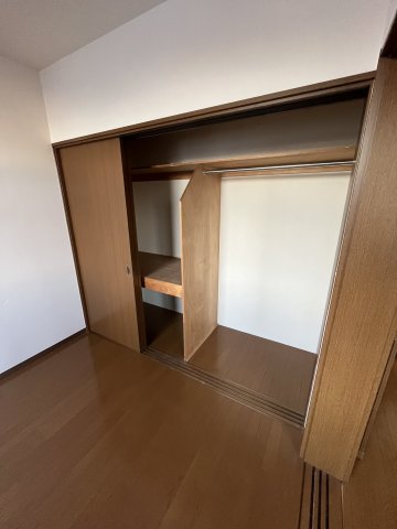 アン・シャーリー0102号室 収納