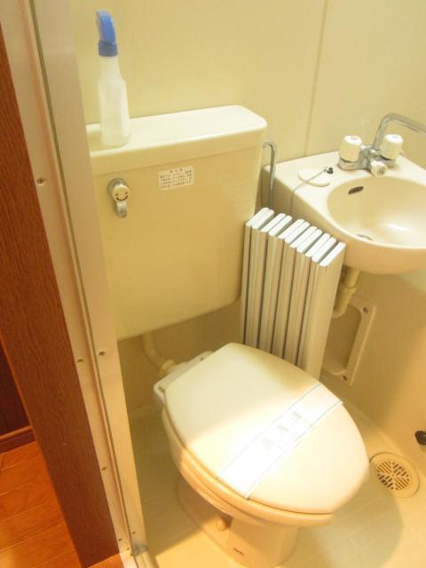 アーバンスクエア江原町Ｃ棟0107号室 トイレ