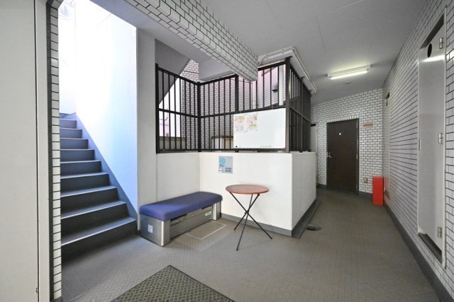 ヴェラハイツ鶴見5階 エントランス