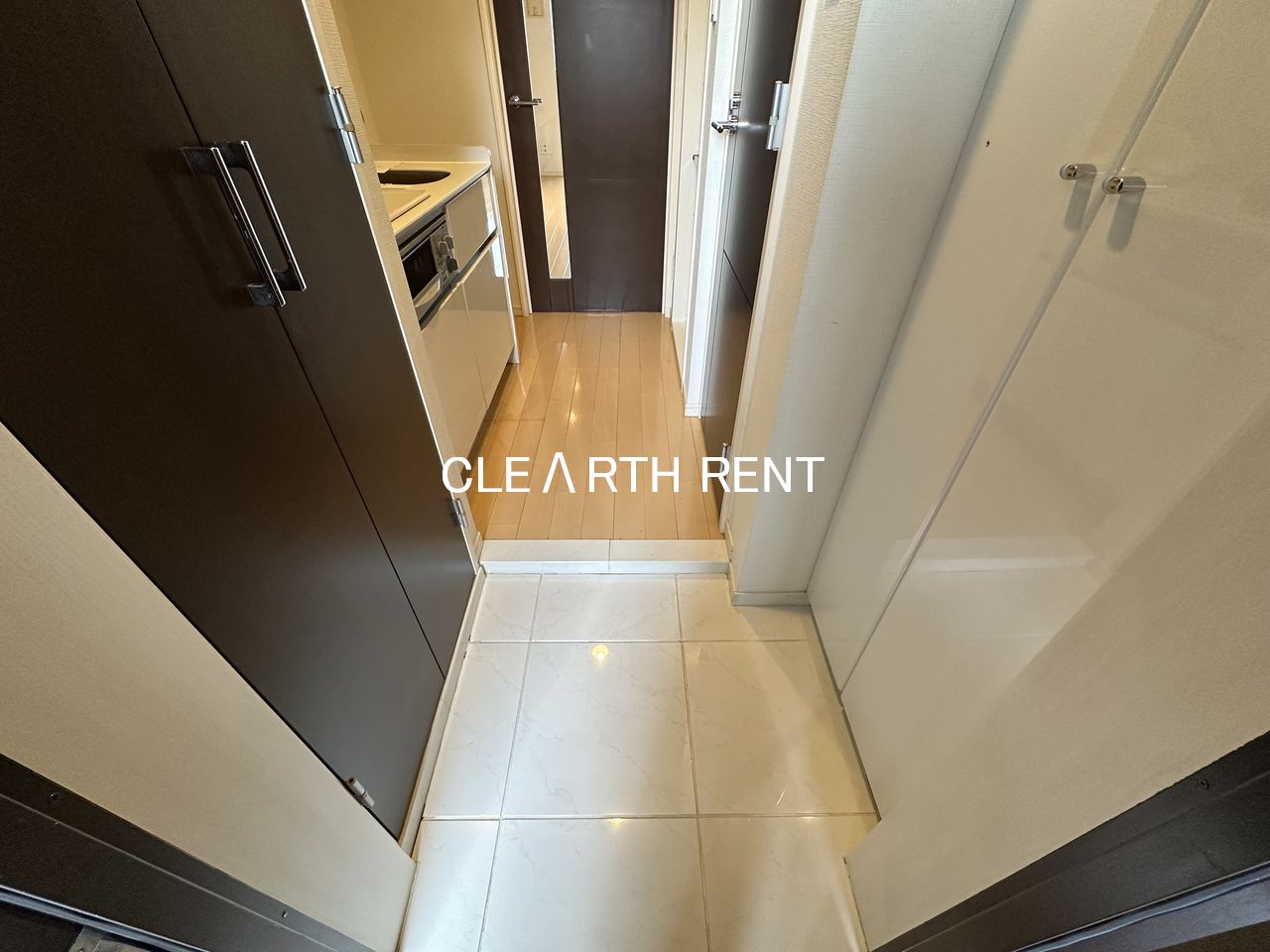 コンシェリア・デュー後楽園7階 人感センサー付きの玄関