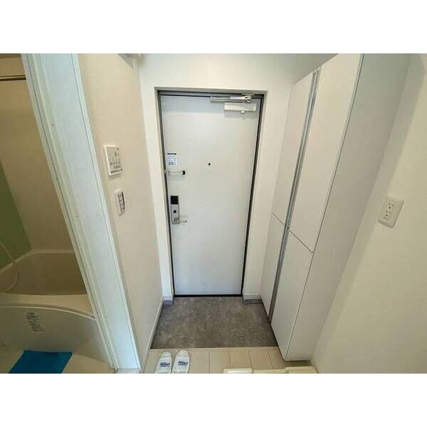 ポンデロッサ駒岡 玄関