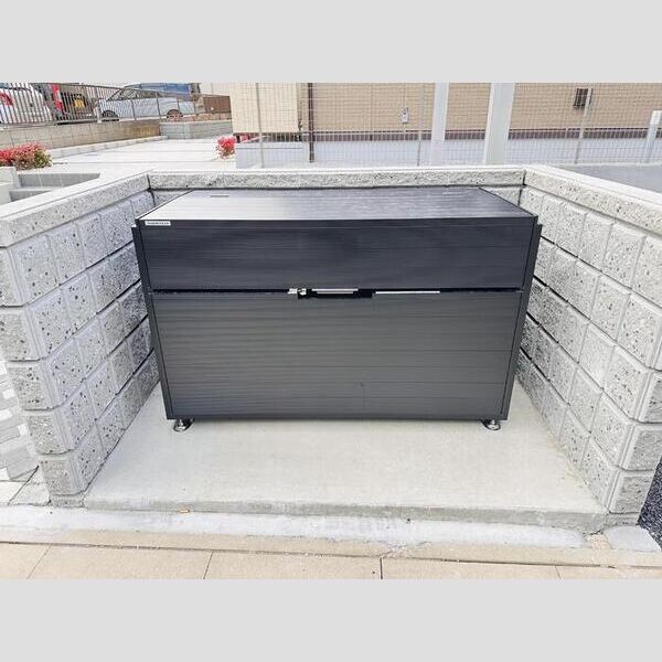 グランウィステリア ゴミストッカー