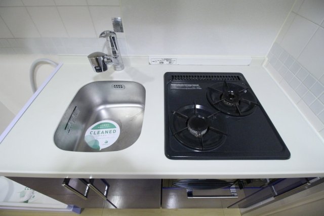 グランスイート月島リエール1階 システムキッチン（2口ガスコンロ・グリル付）