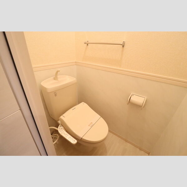 リビングタウン登戸106号室 温水洗浄暖房便座