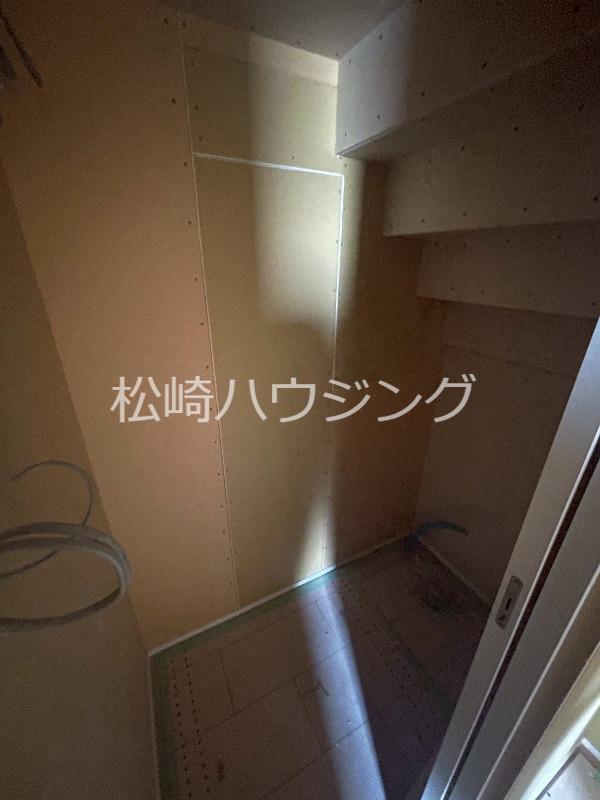 AW中野松が丘1階 収納