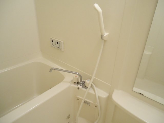 サールナート202号室 バス