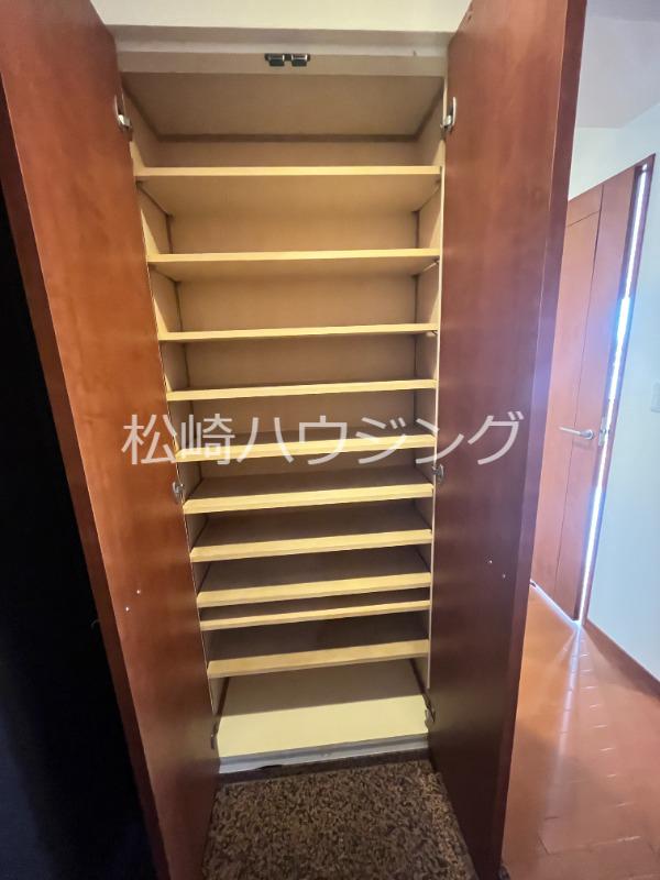 ファインクレスト新井5階 玄関