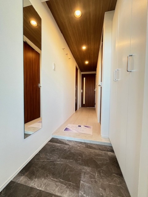 レジディア南千住5階 玄関