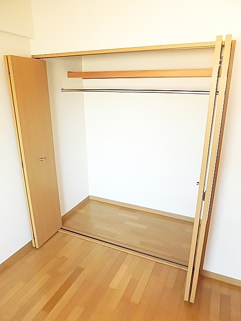 ファミール元住吉 室内写真は４０４号室です。
