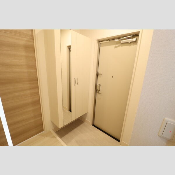 メゾンベース　A 玄関