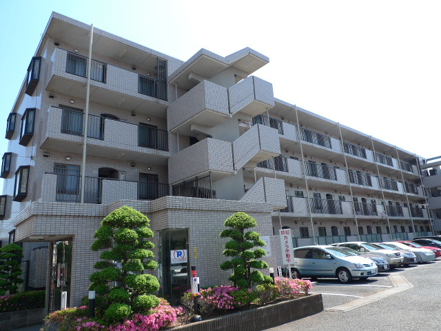 グランシャリオ誠治館 外観2