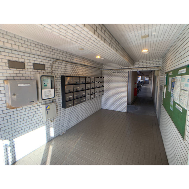 グランドール岸 外観