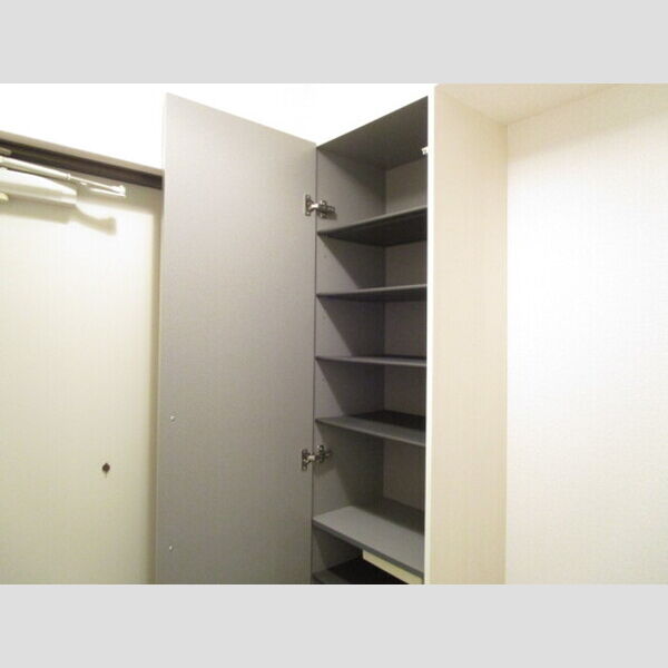 メルベーユ106号室 トールシューズボックス