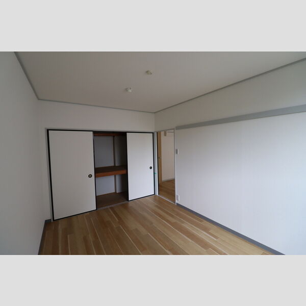 ビラ・ジュニペラス　A棟202号室 南側洋室