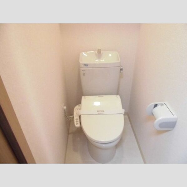 ウィスタリア601号室 温水洗浄暖房便座