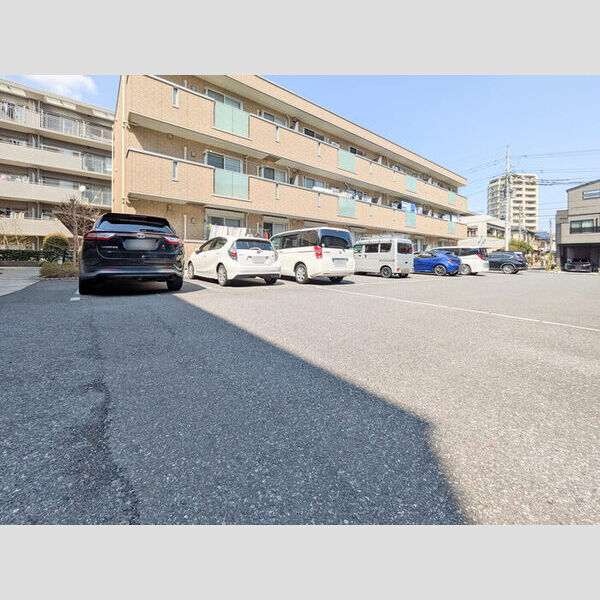 ロイヤルヒルズ武蔵浦和　B301号室 駐車場