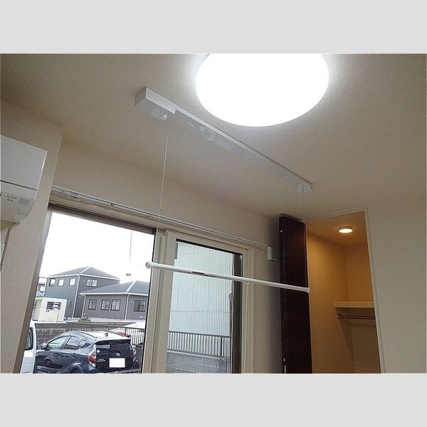 RAFALE-ERI(ラファール-エリ)101号室 室内物干し