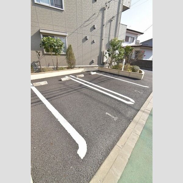 コンフィデンテⅡ 駐車場