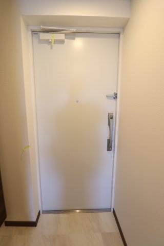 ジェノヴィア中野島0408号室 玄関