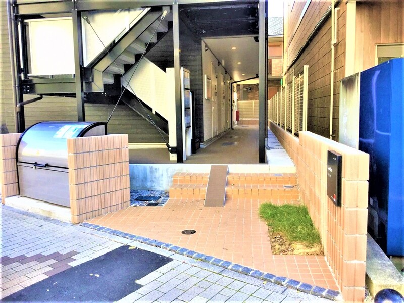 リブリ・エ・トワ1階 エントランス