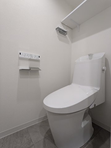 グランピア四谷0102号室 トイレ