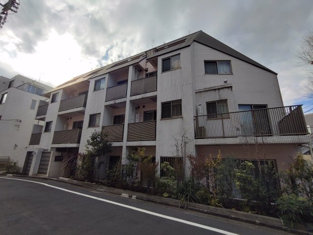 ガーデン代々木八幡104号室 外観